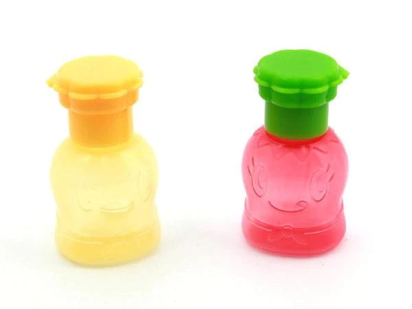 Condiment squeeze bottle