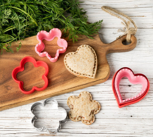 Lekkabox sandwich cutter & sealer set of 2 - heart and flower